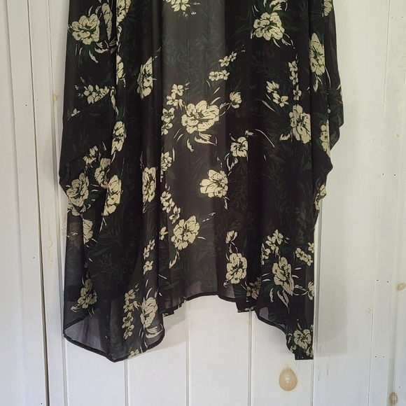 Floral Open Front Plus Size Kimono Beach Cover-up - Picture 13 of 13